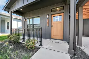 9916 Dipping Woods St, Houston, TX 77076 - Photo 9