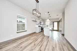 9916 Dipping Woods St, Houston, TX 77076 - Photo 17