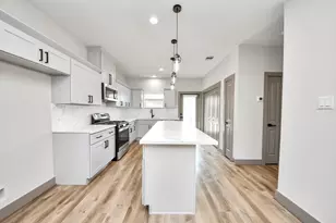 9916 Dipping Woods St, Houston, TX 77076 - Photo 23
