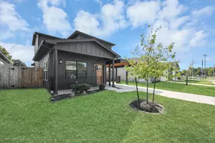 9916 Dipping Woods St, Houston, TX 77076 - Photo 7