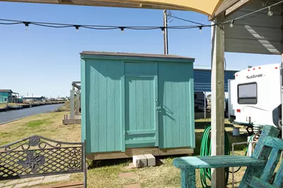 179 Nautilus Street, Sargent, TX 77414 - Photo 5