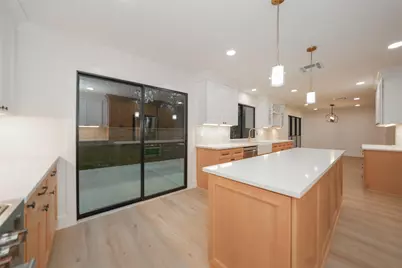 203 S Pathfinders Circle, The Woodlands, TX 77381 - Photo 33