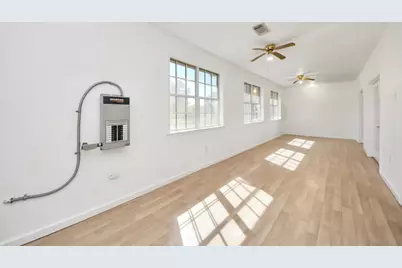 3607 S Main Street, Anahuac, TX 77514 - Photo 17