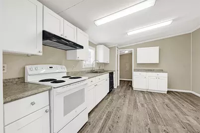 9586 Darkwood Street, Willis, TX 77318 - Photo 11