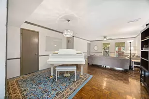 470 N Post Oak Ln, Houston, TX 77024 - Photo 9