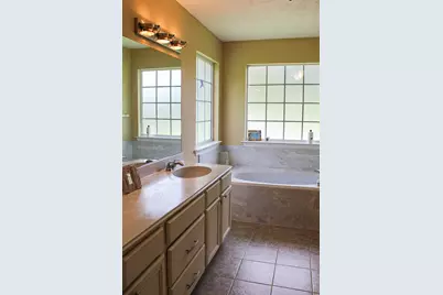 1076 W Branding Iron, Weimar, TX 78962 - Photo 17