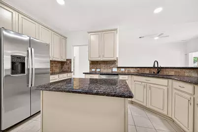 22 Westwinds Circle NE, The Woodlands, TX 77382 - Photo 15