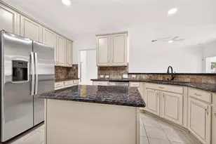 22 Westwinds Circle NE, The Woodlands, TX 77382 - Photo 15