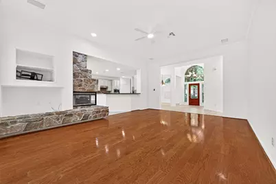 22 Westwinds Circle NE, The Woodlands, TX 77382 - Photo 5
