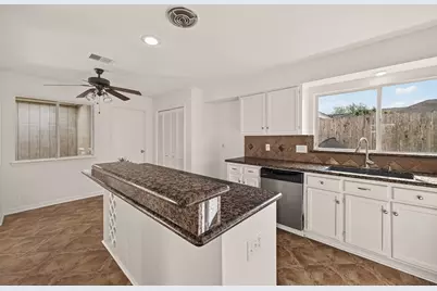 1007 Apache Falls Drive, Katy, TX 77450 - Photo 9