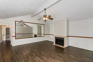 7406 San Simeon Dr, Houston, TX 77083 - Photo 9