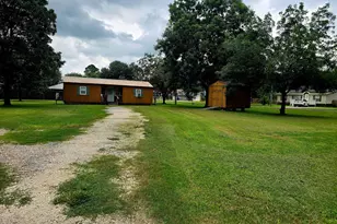 369 E Chestnut St, Winnie, TX 77665 - Photo 7