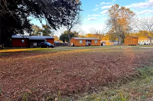 369 E Chestnut St, Winnie, TX 77665 - Photo 3