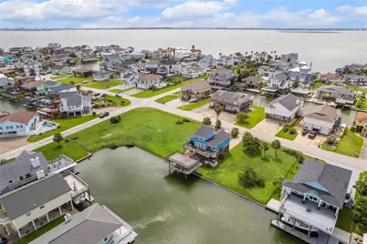 1302 & 1306 Maui Drive, Tiki Island, TX 77554 - Photo 5
