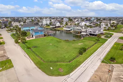 1302 & 1306 Maui Drive, Tiki Island, TX 77554 - Photo 15