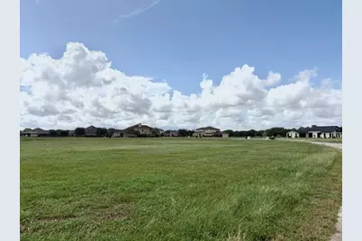 113 Legends Way, El Campo, TX 77437 - Photo 5