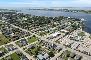 2023 1/2 Hollywood Ave, Galveston, TX 77551 - Photo 47