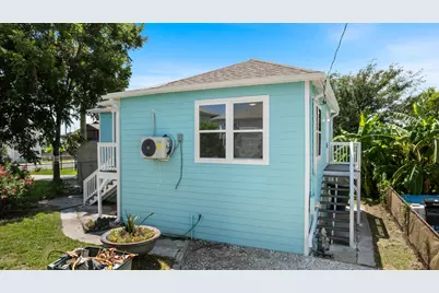 2023 1/2 Hollywood Avenue, Galveston, TX 77551 - Photo 33