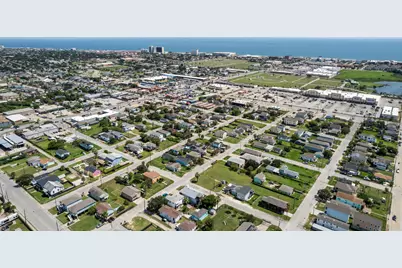 2023 1/2 Hollywood Avenue, Galveston, TX 77551 - Photo 43