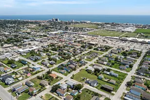 2023 1/2 Hollywood Ave, Galveston, TX 77551 - Photo 43