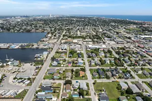 2023 1/2 Hollywood Ave, Galveston, TX 77551 - Photo 45