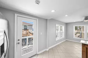 2023 1/2 Hollywood Ave, Galveston, TX 77551 - Photo 3