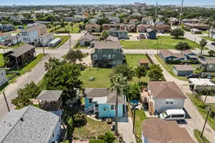2023 1/2 Hollywood Ave, Galveston, TX 77551 - Photo 39
