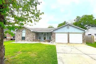 128 Houston St, Angleton, TX 77515 - Photo 1