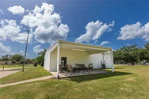 425 E Obryant St, Bellville, TX 77418 - Photo 3
