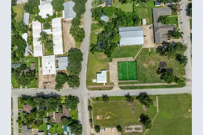 425 E Obryant Street, Bellville, TX 77418 - Photo 15