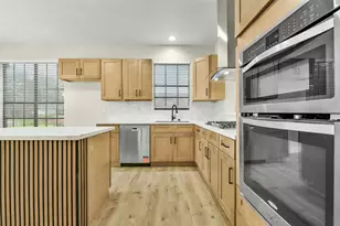 839 Quiet Spring Ln, Houston, TX 77062 - Photo 5
