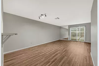14333 Memorial Drive #99, Houston, TX 77079 - Photo 9