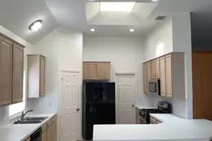 1601 Oak Pl Ct, Pearland, TX 77581 - Photo 3