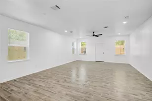 9932 Fillmore St, Houston, TX 77029 - Photo 7