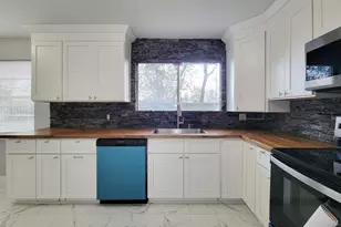 2024 Stones throw Dr, Bay City, TX 77414 - Photo 13