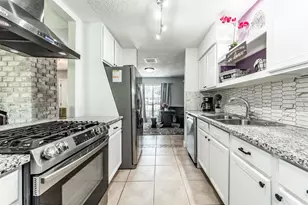 405 Avondale Ln, Friendswood, TX 77546 - Photo 21