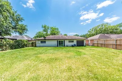 405 Avondale Lane, Friendswood, TX 77546 - Photo 39