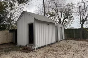 702 Westshire Dr, Houston, TX 77013 - Photo 15