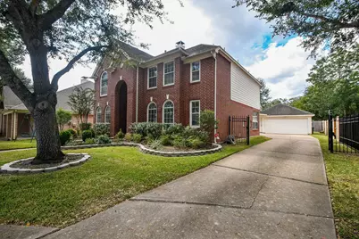 2114 Thistlerock Lane, Sugar Land, TX 77479 - Photo 3