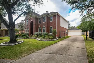 2114 Thistlerock Ln, Sugar Land, TX 77479 - Photo 3