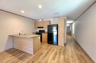 401 S Woodson St, Willis, TX 77378 - Photo 5