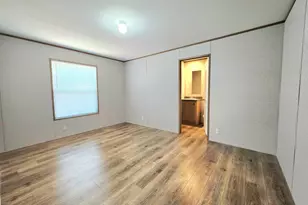 401 S Woodson St, Willis, TX 77378 - Photo 7