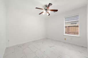 14019 Kinsbourne Ct, Houston, TX 77014 - Photo 15