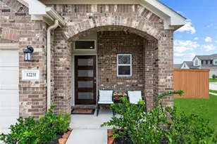 12231 Carling Straight Dr, Houston, TX 77044 - Photo 3