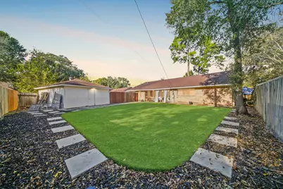 5919 Lattimer Drive, Houston, TX 77035 - Photo 27