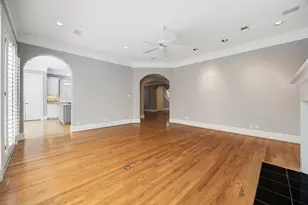 2426 Nantucket Dr, Houston, TX 77057 - Photo 19