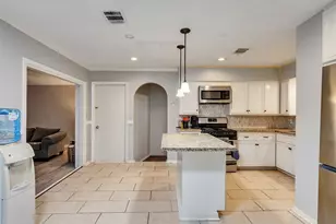 9934 Tiltree St, Houston, TX 77075 - Photo 7