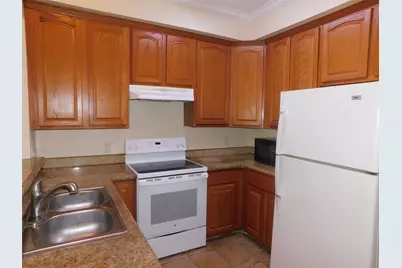 9400 Bellaire Boulevard #612, Houston, TX 77036 - Photo 5
