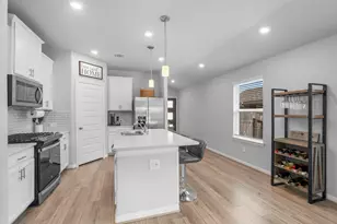 18581 Meadow Point Ln, Conroe, TX 77316 - Photo 9