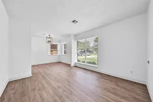 9411 Roos Rd, Houston, TX 77036 - Photo 11